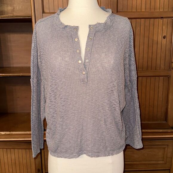 Urban Outfitters Tops - Urban Outfitters Cotton Hi-Lo Raw Hem Burnout Henley, Size XS